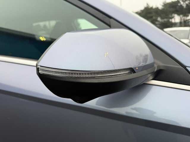 Hyundai KONA 1.6 Hybrid 129 Ultimate 5dr DCT Meta BLUE