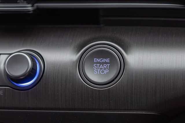 Hyundai KONA 1.6 Hybrid 129 Advance 5dr DCT Meta BLUE