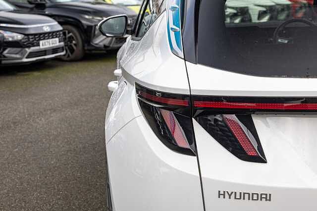 Hyundai TUCSON 1.6T Hybrid Ultimate 5dr Auto Atlas White