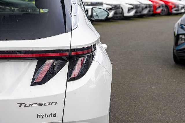 Hyundai TUCSON 1.6T Hybrid Ultimate 5dr Auto Atlas White