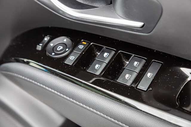 Hyundai TUCSON 1.6T Hybrid Ultimate 5dr Auto Atlas White