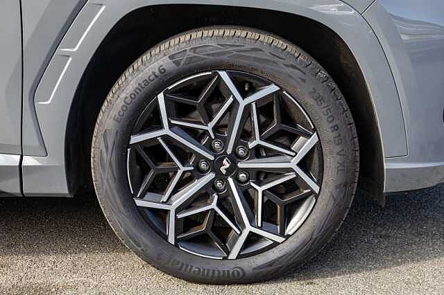 Hyundai TUCSON 1.6 TGDi Plug-in Hybrid N Line 5dr 4WD Auto Shadow Grey