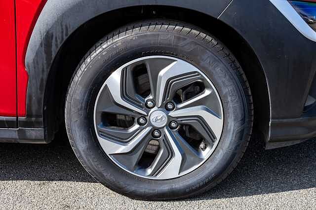 Hyundai KONA 1.6 GDi Hybrid SE Connect 5dr DCT Red