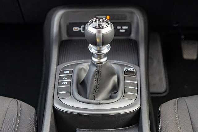 Hyundai KONA 1.6T 138 Advance 5dr Abyss Black