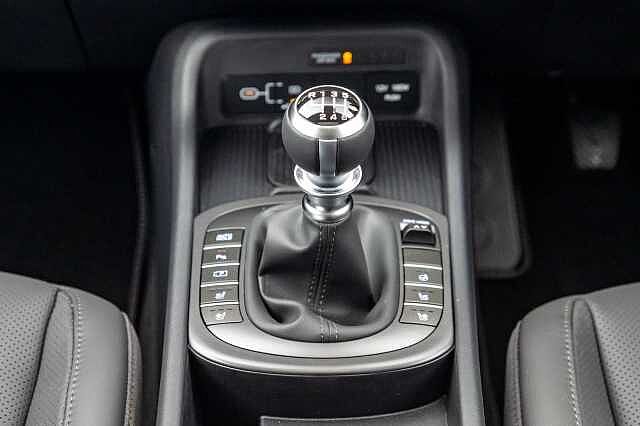 Hyundai KONA 1.0T 100 Ultimate 5dr Abyss Black