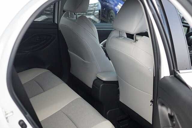 Toyota Yaris 1.5 Hybrid Excel 5dr CVT