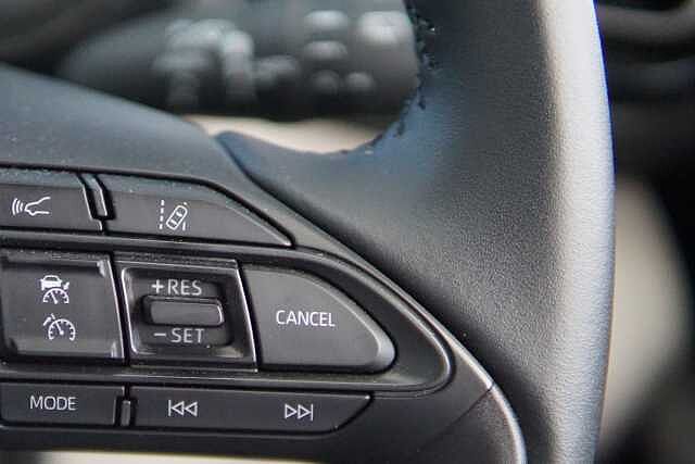 Toyota Yaris 1.5 Hybrid Excel 5dr CVT
