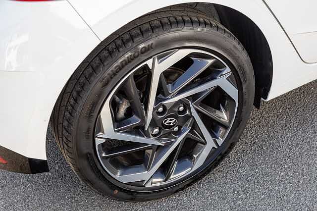 Hyundai I20 1.0T GDi 48V MHD Premium 5dr Atlas White
