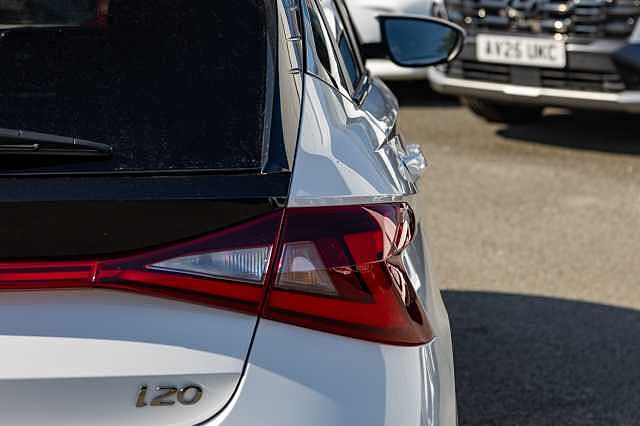 Hyundai I20 1.0T GDi 48V MHD Premium 5dr Atlas White