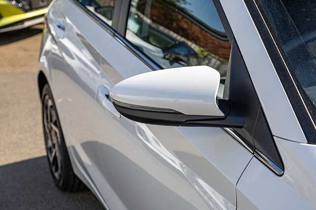 Hyundai I20 1.0T GDi 48V MHD Premium 5dr Atlas White