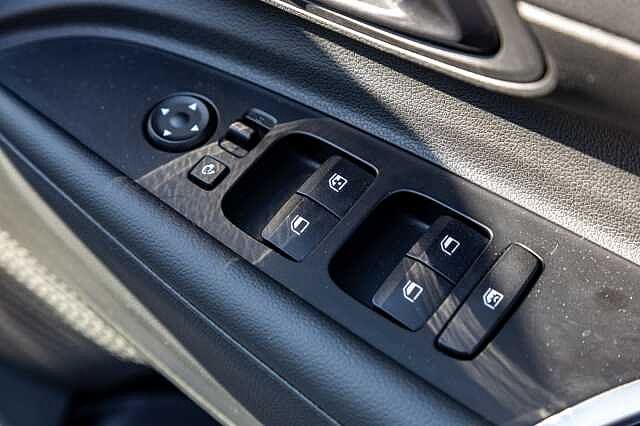 Hyundai I20 1.0T GDi 48V MHD Premium 5dr Atlas White