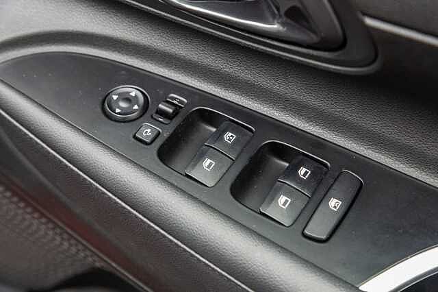 Hyundai BAYON 1.0 TGDi Premium 5dr DCT Dragon Red