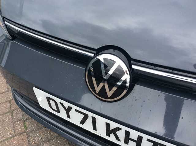Volkswagen Golf 2.0 TDI Life 5dr DSG