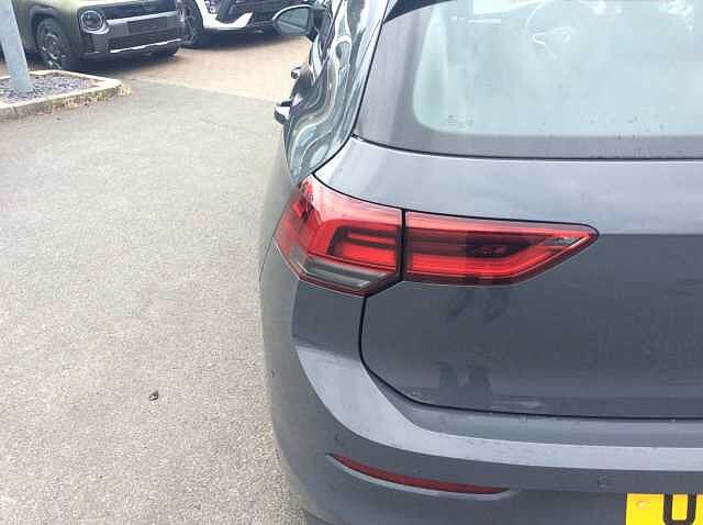 Volkswagen Golf 2.0 TDI Life 5dr DSG