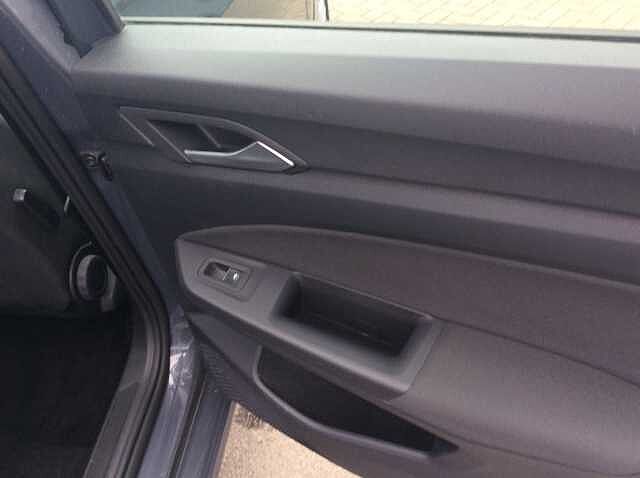 Volkswagen Golf 2.0 TDI Life 5dr DSG