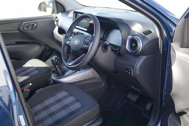 Hyundai I10 1.2 [79] Premium 5dr Auto [Nav] ViBRANT BLUE