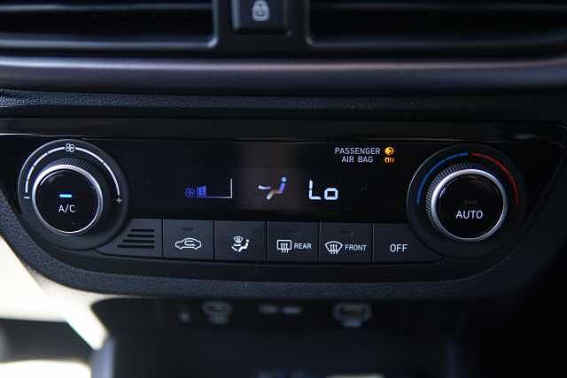 Hyundai I10 1.2 [79] Premium 5dr Auto [Nav] ViBRANT BLUE