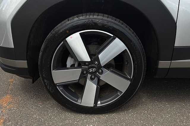 Hyundai SANTA FE 1.6 TGDi Plug-in Hybrid Premium 5dr 4WD Auto Typhoon Silver
