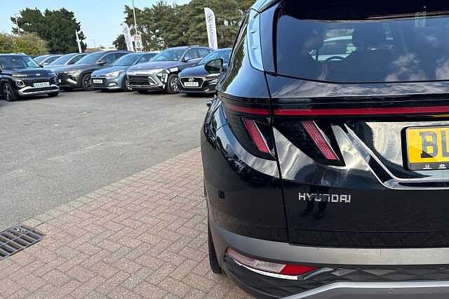 Hyundai TUCSON 1.6 TGDi Hybrid 230 Ultimate 5dr 2WD Auto Phantom Black