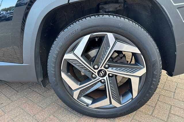 Hyundai TUCSON 1.6 TGDi Hybrid 230 Ultimate 5dr 2WD Auto Phantom Black