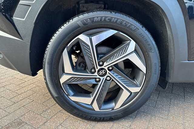 Hyundai TUCSON 1.6 TGDi Hybrid 230 Ultimate 5dr 2WD Auto Phantom Black