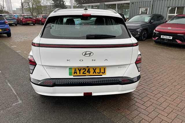 Hyundai KONA E (218ps) Advance Atlas White