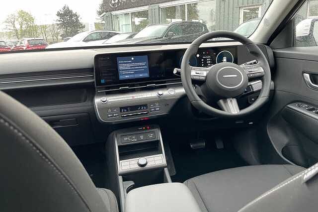 Hyundai KONA E (218ps) Advance Atlas White