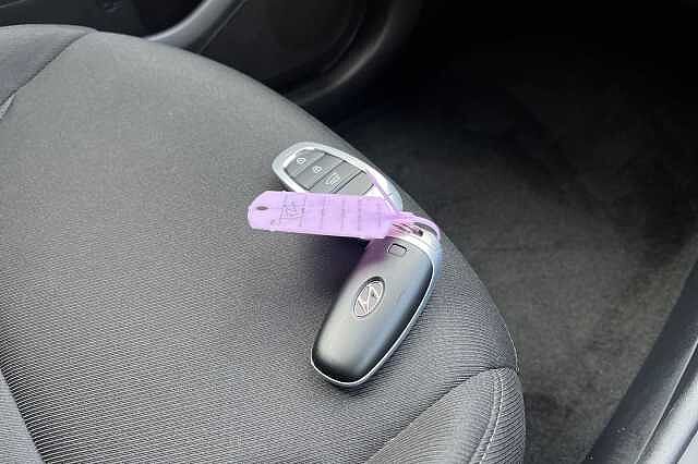 Hyundai TUCSON 1.6 T Gdi Premium Suv 5dr Petrol Manual Euro 6 (s/s) (150 Ps) Shimmering Silver