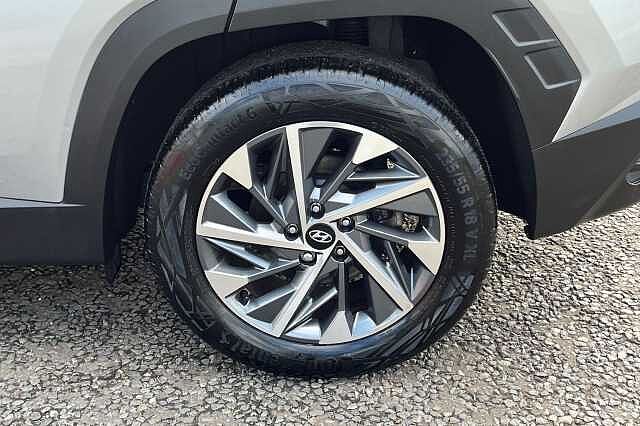 Hyundai TUCSON 1.6 T Gdi Premium Suv 5dr Petrol Manual Euro 6 (s/s) (150 Ps) Shimmering Silver