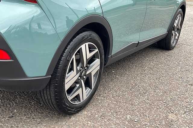 Hyundai BAYON 1.0 T Gdi Mhev Ultimate Suv 5dr Petrol Hybrid Manual Euro 6 (s/s) (120 Ps) Mangrove Green