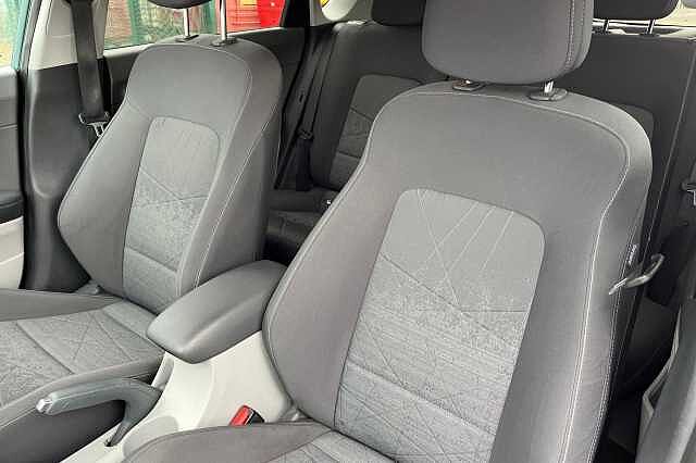 Hyundai BAYON 1.0 T Gdi Mhev Ultimate Suv 5dr Petrol Hybrid Manual Euro 6 (s/s) (120 Ps) Mangrove Green