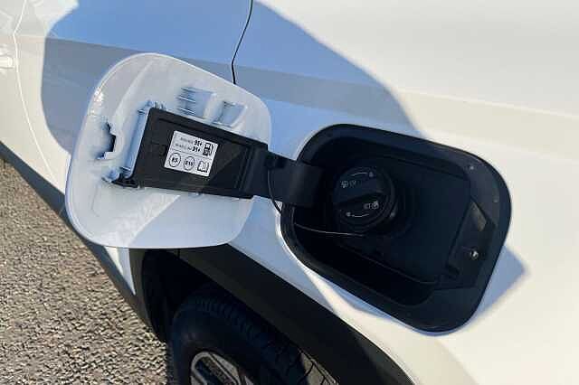 Hyundai TUCSON 1.6 T Gdi Advance Suv 5dr Petrol Hybrid Auto Euro 6 (s/s) (215 Ps) Atlas White