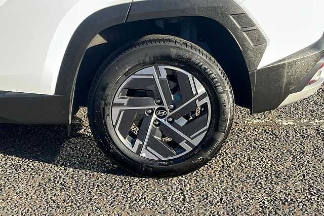 Hyundai TUCSON 1.6 T Gdi Advance Suv 5dr Petrol Hybrid Auto Euro 6 (s/s) (215 Ps) Atlas White