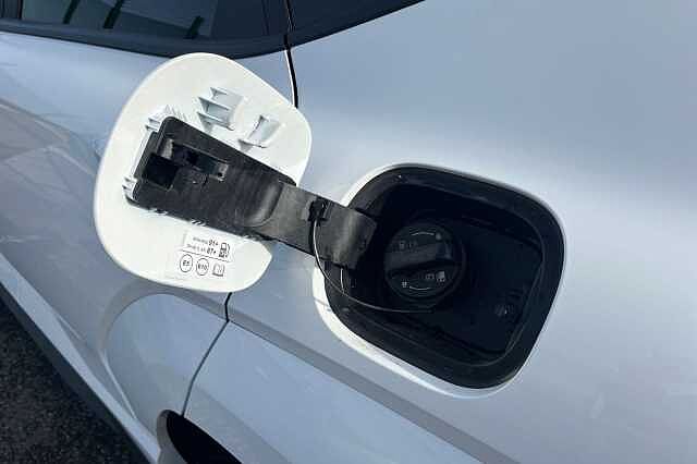 Hyundai KONA 1.6 H Gdi N Line S Suv 5dr Petrol Hybrid Dct Euro 6 (s/s) (141 Ps) Atlas White