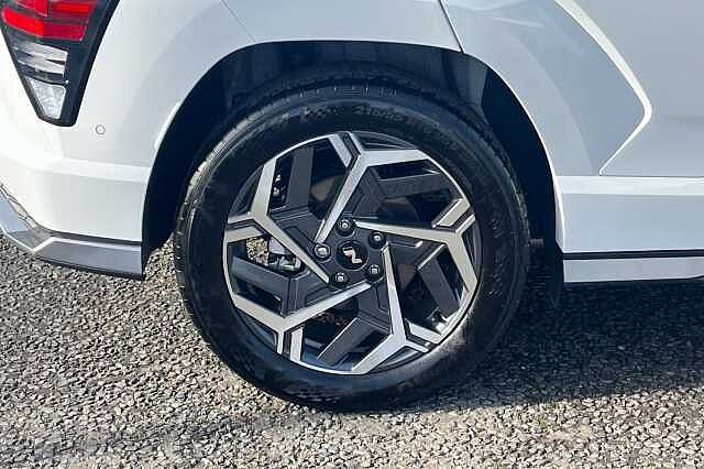 Hyundai KONA 1.6 H Gdi N Line S Suv 5dr Petrol Hybrid Dct Euro 6 (s/s) (141 Ps) Atlas White