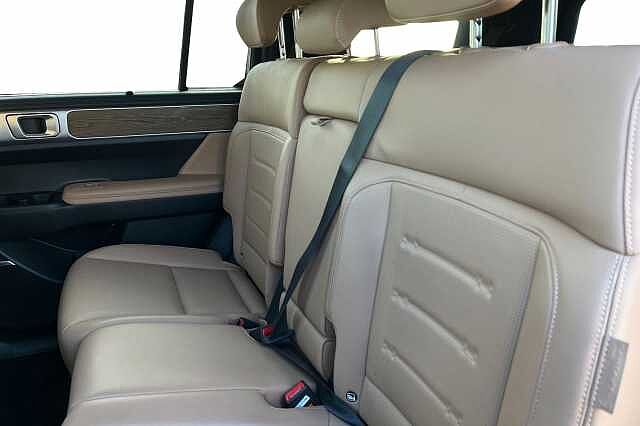 Hyundai SANTA FE 1.6 H T Gdi Ultimate Suv 5dr Petrol Hybrid Auto Euro 6 (s/s) (7seat) (215 Ps) Abyss Black