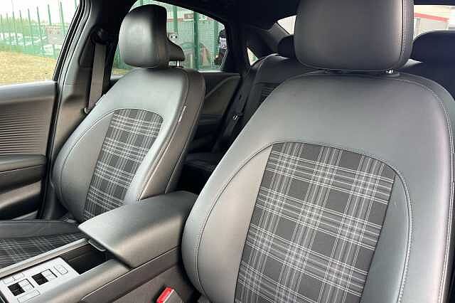 Hyundai Ioniq 6 77.4kwh First Edition Saloon 4dr Electric Auto Awd (325 Ps)