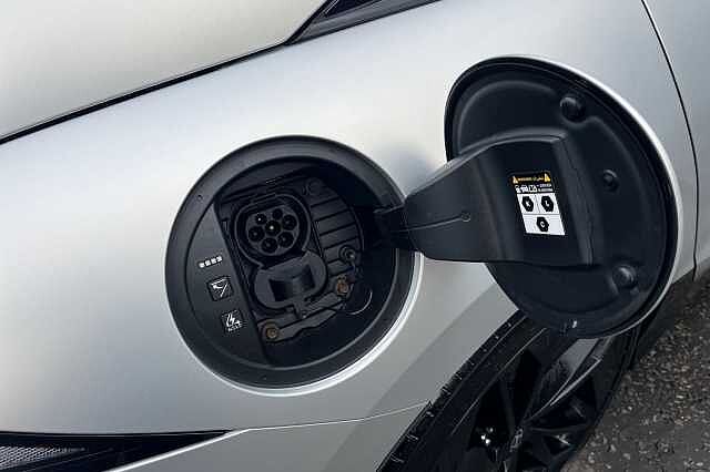 Hyundai Ioniq 6 77.4kwh First Edition Saloon 4dr Electric Auto Awd (325 Ps)