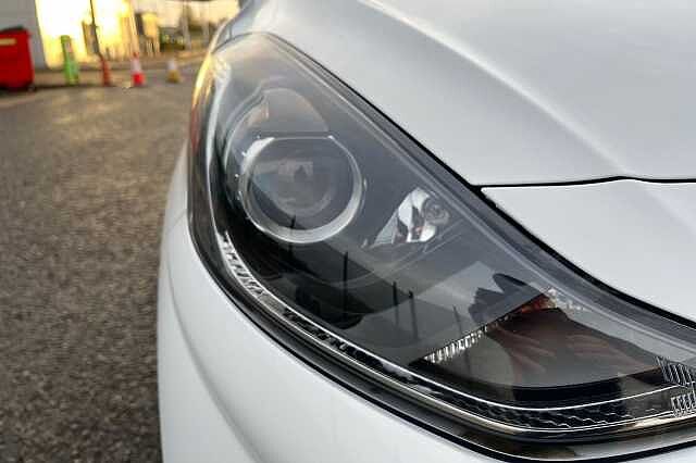Hyundai I10 1.2 Premium Hatchback 5dr Petrol Auto Euro 6 (s/s) (79 Ps) Atlas White