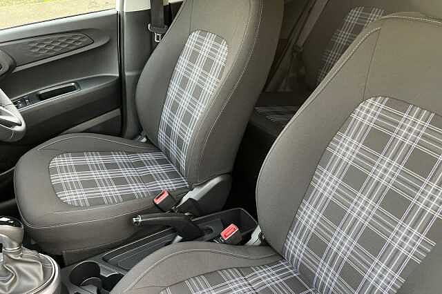 Hyundai I10 1.2 Premium Hatchback 5dr Petrol Auto Euro 6 (s/s) (79 Ps) Atlas White