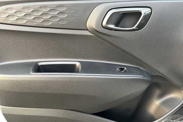 Hyundai I10 1.2 Premium Hatchback 5dr Petrol Auto Euro 6 (s/s) (79 Ps) Atlas White