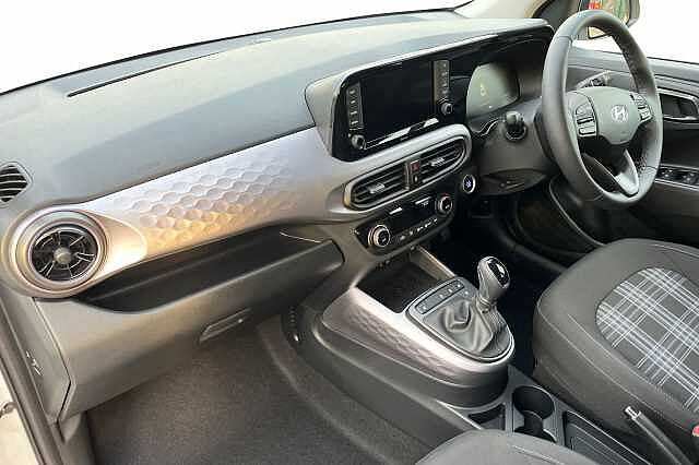 Hyundai I10 1.2 Premium Hatchback 5dr Petrol Auto Euro 6 (s/s) (79 Ps) Atlas White