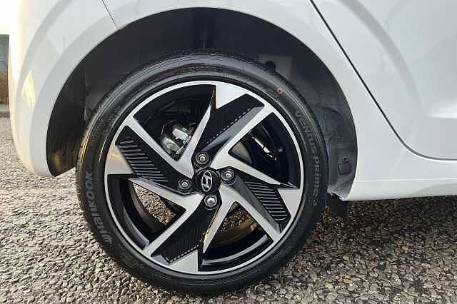 Hyundai I10 1.2 Premium Hatchback 5dr Petrol Auto Euro 6 (s/s) (79 Ps) Atlas White