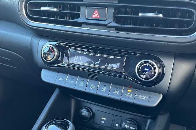 Hyundai KONA 1.6 H Gdi Ultimate Suv 5dr Petrol Hybrid Dct Euro 6 (s/s) (141 Ps) Ignite Flame