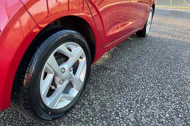 Hyundai I10 1.2 Se Connect Hatchback 5dr Petrol Auto Euro 6 (s/s) (84 Ps) Dragon Red