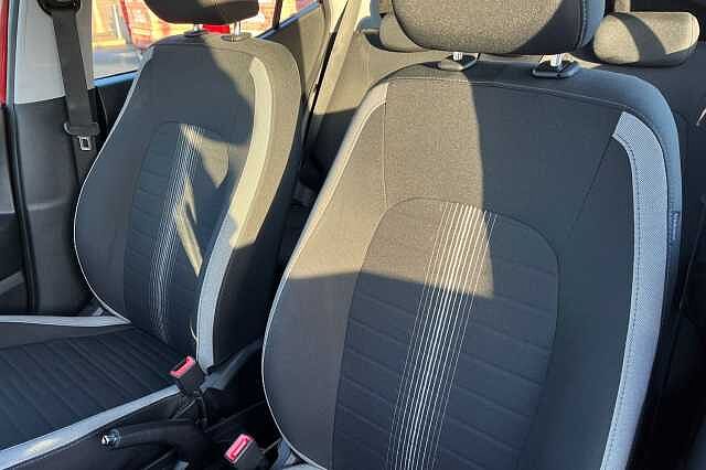 Hyundai I10 1.2 Se Connect Hatchback 5dr Petrol Auto Euro 6 (s/s) (84 Ps) Dragon Red
