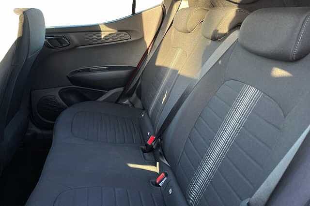 Hyundai I10 1.2 Se Connect Hatchback 5dr Petrol Auto Euro 6 (s/s) (84 Ps) Dragon Red