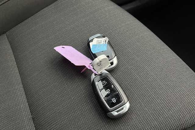 Hyundai Kona 1.6 H Gdi Premium Suv 5dr Petrol Hybrid Dct Euro 6 (s/s) (141 Ps)