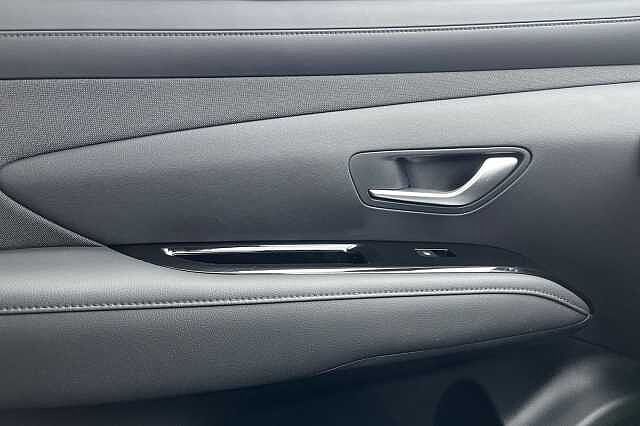 Hyundai TUCSON 1.6 T Gdi Premium Suv 5dr Petrol Hybrid Auto Euro 6 (s/s) (215 Ps) Shimmering Silver