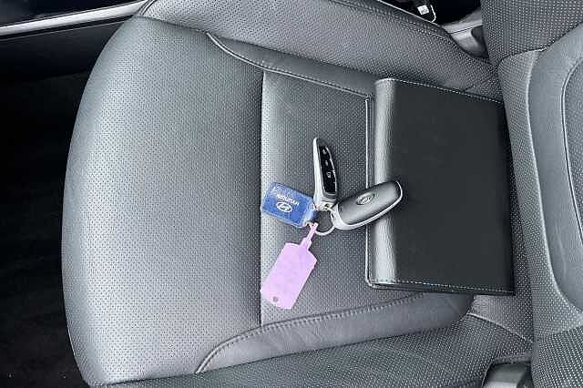 Hyundai TUCSON 1.6 H T Gdi 13.8kwh Ultimate Suv 5dr Petrol Plug In Hybrid Auto 4wd Euro 6 (s/s) Serentity White